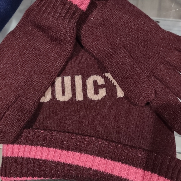 Hat and gloves - Picture 2 of 2